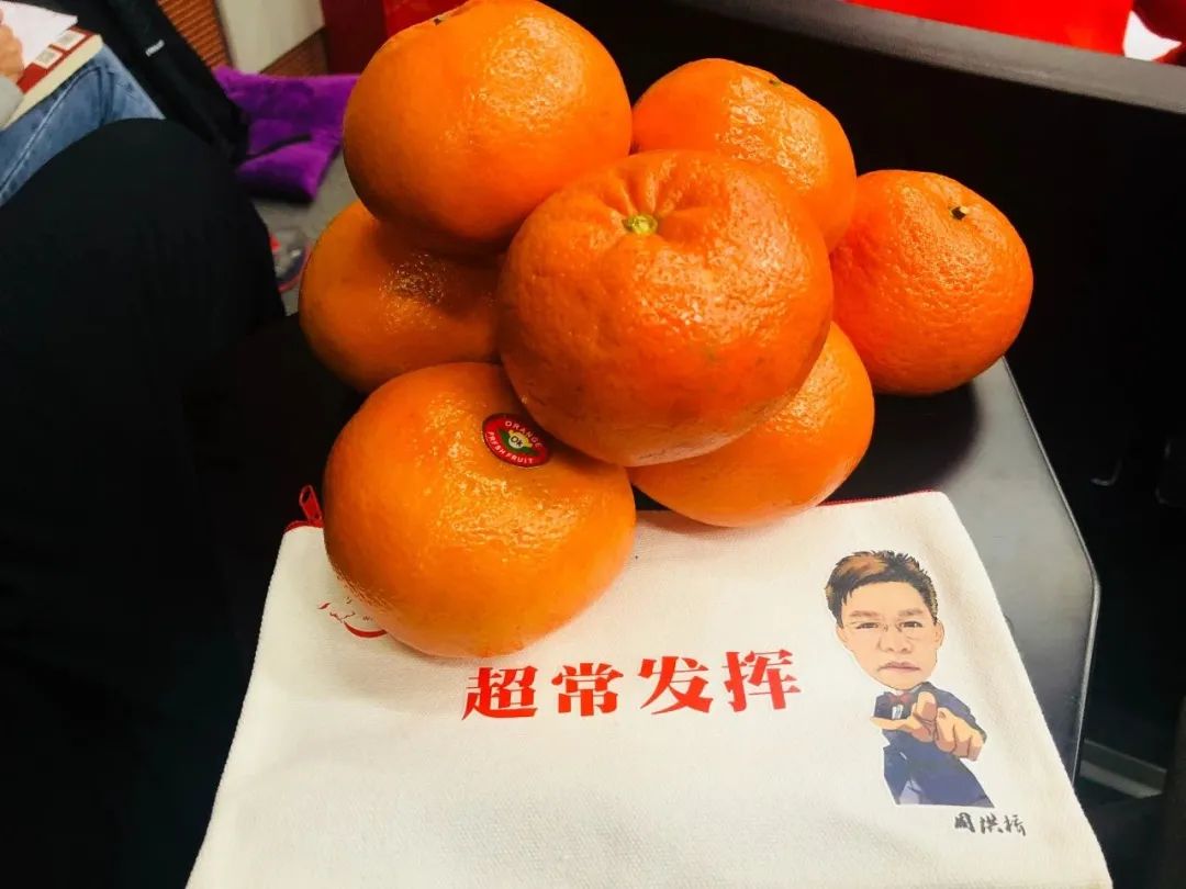 学习技巧   1、周校独创数学秒杀公式必须背熟,考来考去就是那些考点,把考点弄透即可。(洪桥君悄悄告诉你:现下载洪桥考研app,搜“数学秒杀课”即可免费学习哦~) ▽  图片 2、基础题30分必须拿到手,《数学上岸计划》的基础篇必须做完弄懂;  3、充分性必要条件,基础差的直接猜,基础好的,挑容易的做;  4、十年真题必须仔细刷一遍,错的题目最好重新在错题本上重新做一遍;后五年的真题必须要刷两遍!  学习技巧   1、周校独创数学秒杀公式必须背熟,考来考去就是那些考点,把考点弄透即可。(洪桥君悄悄告诉你:现下载洪桥考研app,搜“数学秒杀课”即可免费学习哦~) ▽  图片 2、基础题30分必须拿到手,《数学上岸计划》的基础篇必须做完弄懂;  3、充分性必要条件,基础差的直接猜,基础好的,挑容易的做;  4、十年真题必须仔细刷一遍,错的题目最好重新在错题本上重新做一遍;后五年的真题必须要刷两遍!